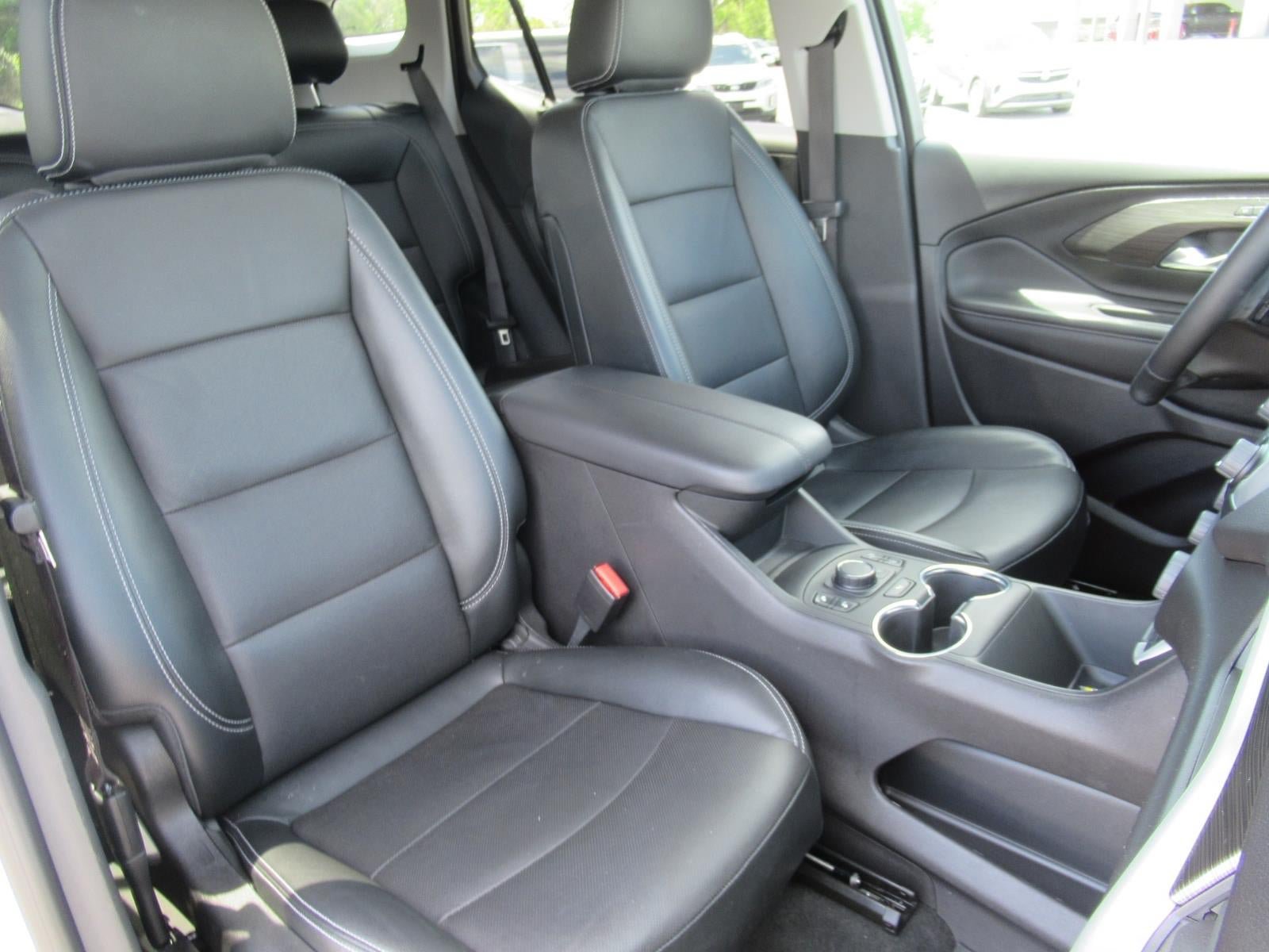 Used 2024 GMC Terrain SLT w/ Tech Package FWD image 9