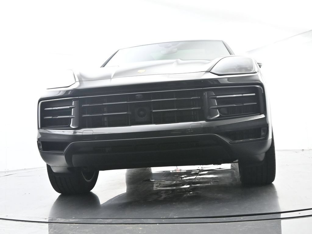Certified 2025 Porsche Cayenne AWD/4WD image 56