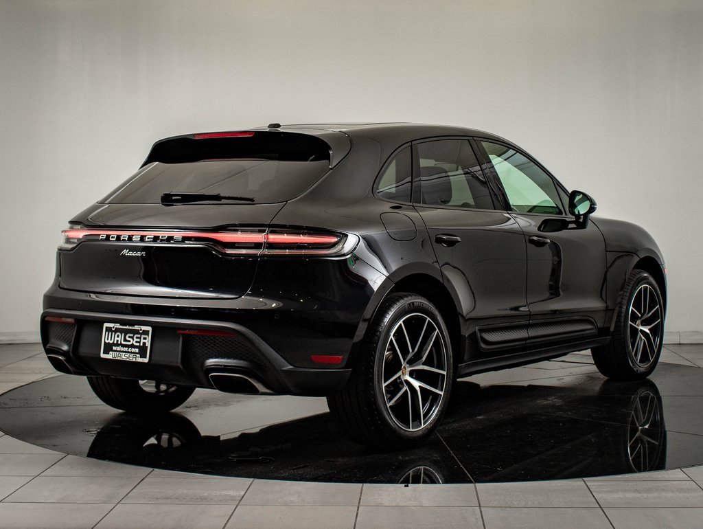 Certified 2024 Porsche Macan image 8