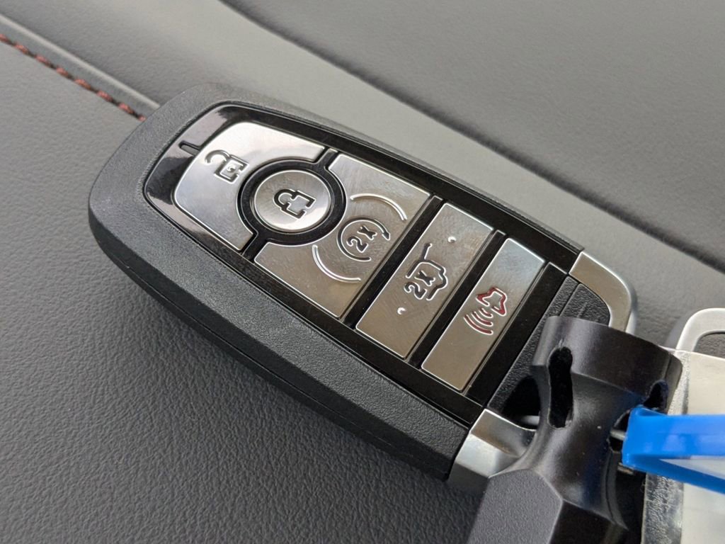 New 2025 Ford Expedition Max Active RWD image 31