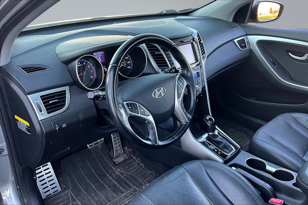 Used 2015 Hyundai Elantra GT w/ Option Group 03 FWD image 17