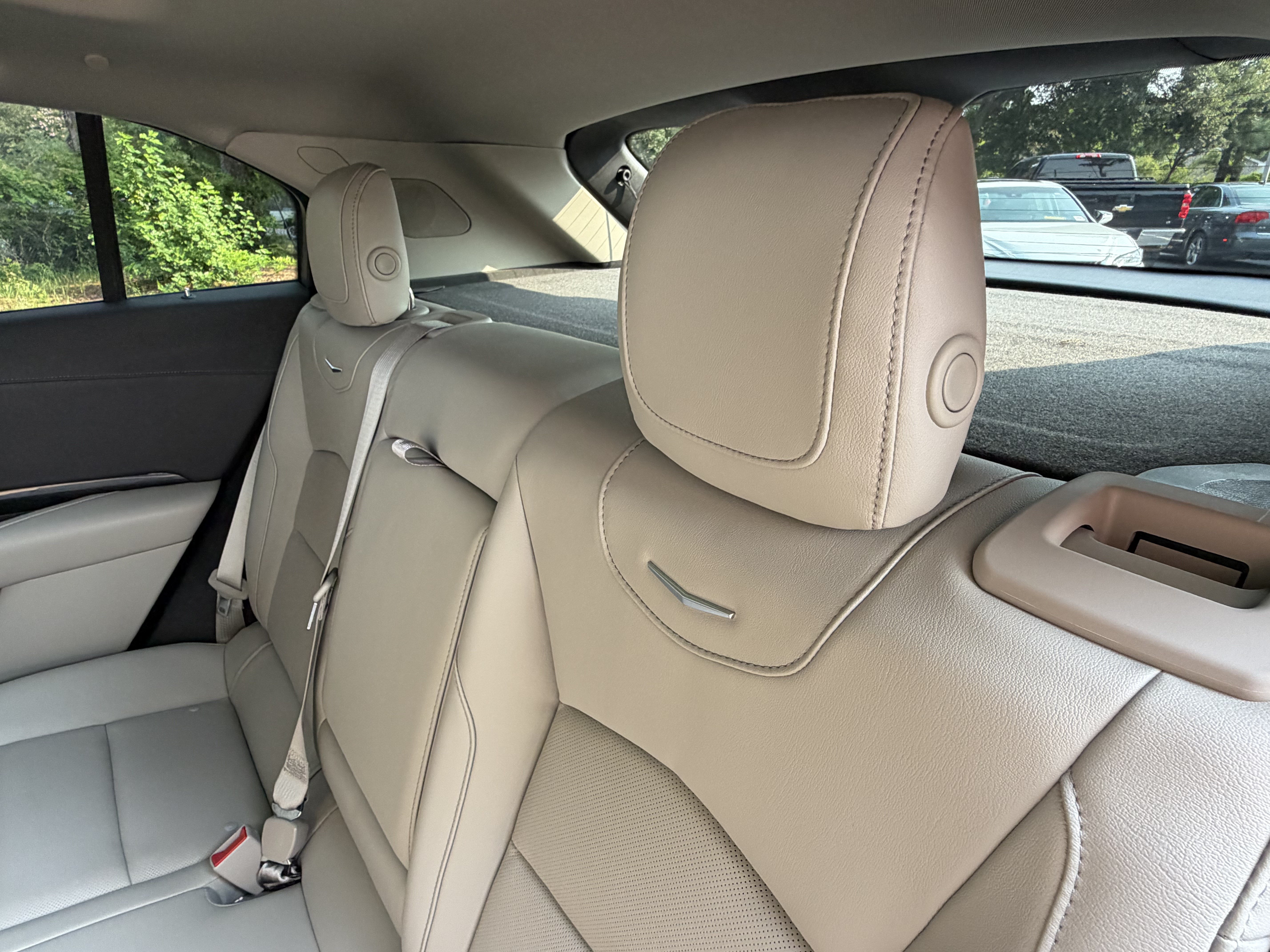 Used 2021 Cadillac XT4 Premium Luxury FWD image 33