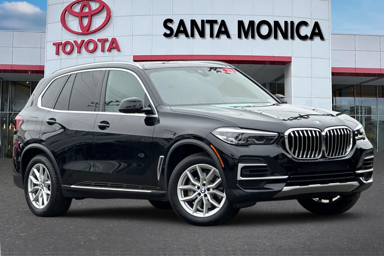 Used 2023 BMW X5 sDrive40i w/ Parking Assistance Package RWD video 2