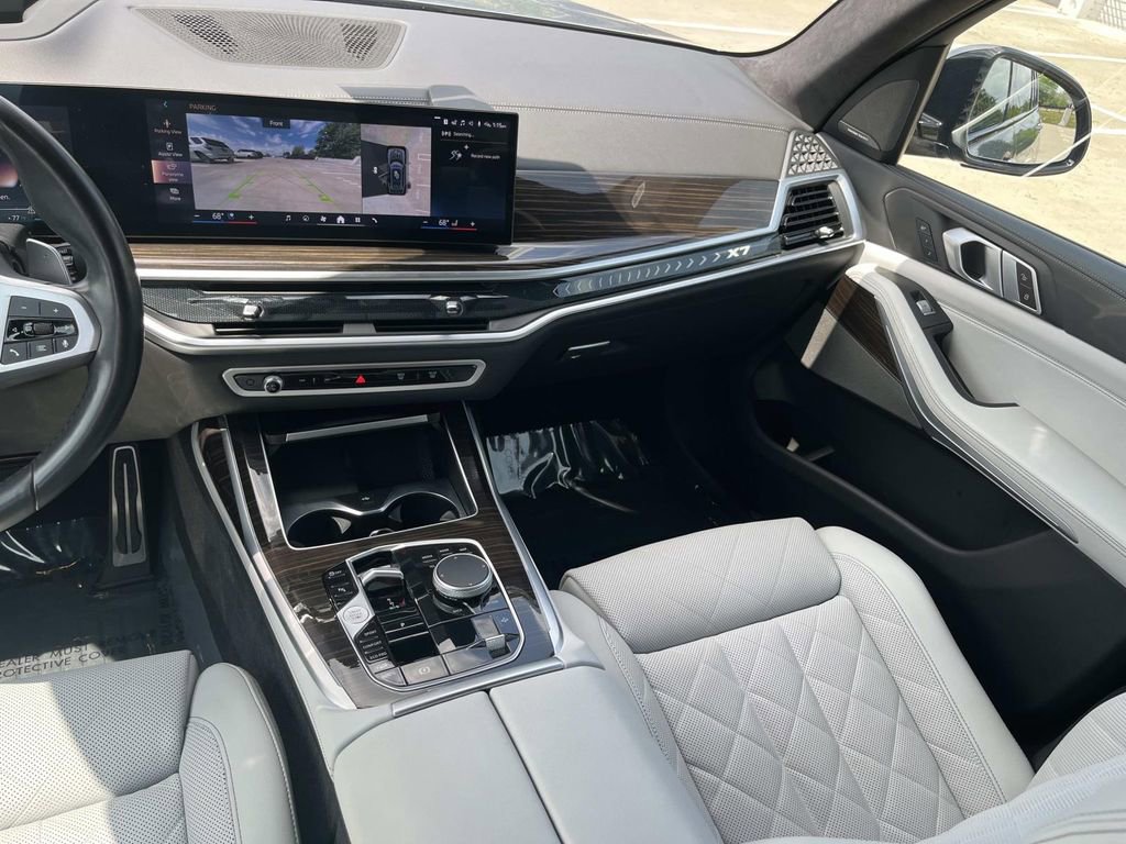 Used 2024 BMW X7 xDrive40i w/ M Sport Package AWD/4WD image 15