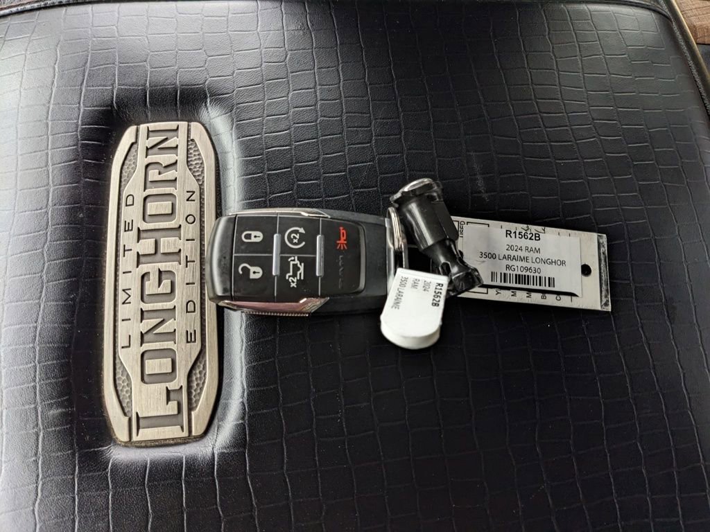 Used 2024 RAM 3500 Limited image 43