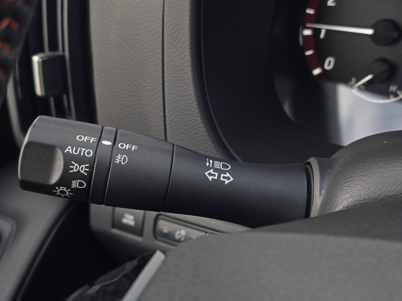 Used 2025 Nissan Frontier PRO-4X w/ Pro Convenience Package image 29