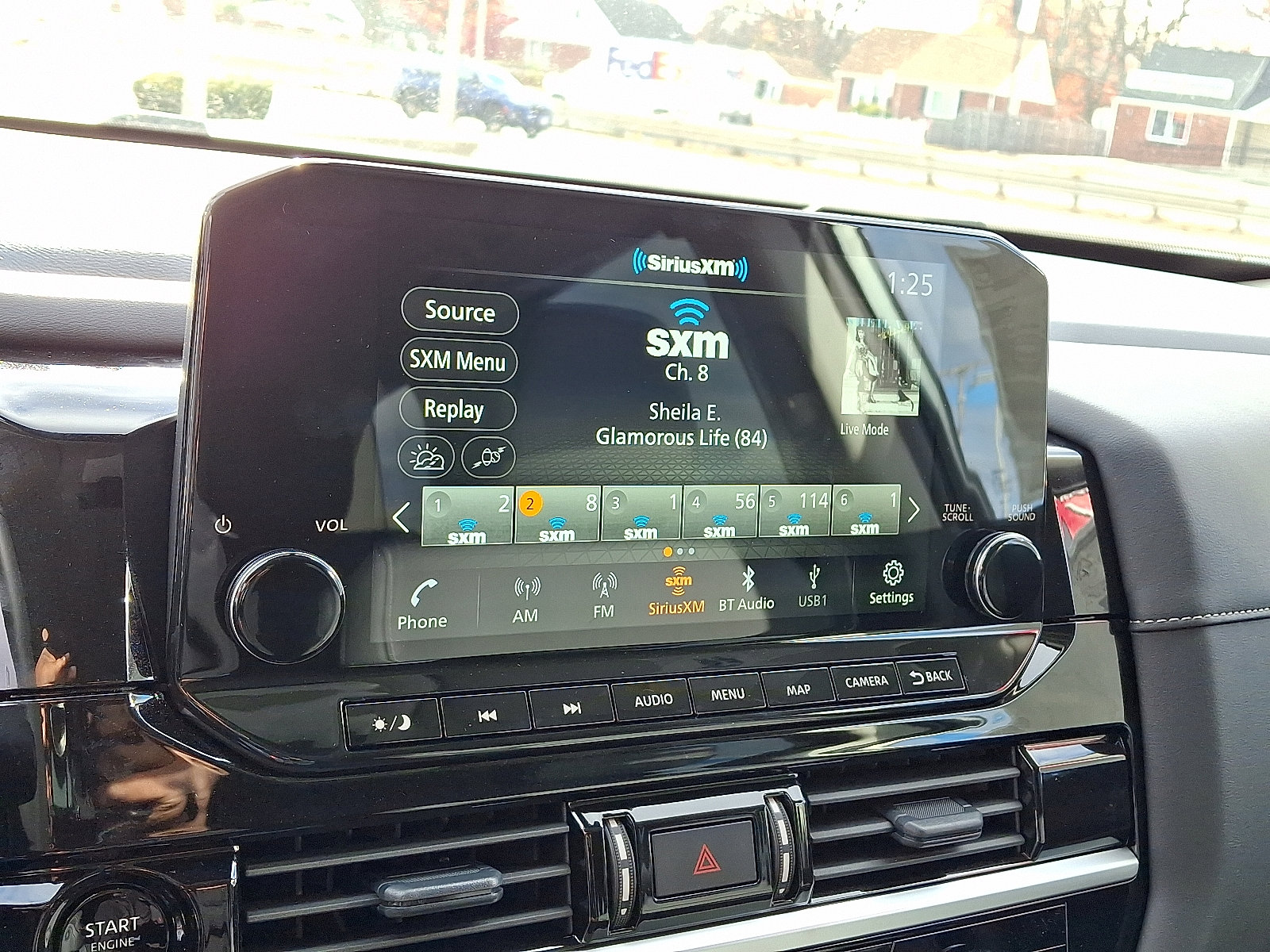 New 2025 Nissan Pathfinder SL image 12