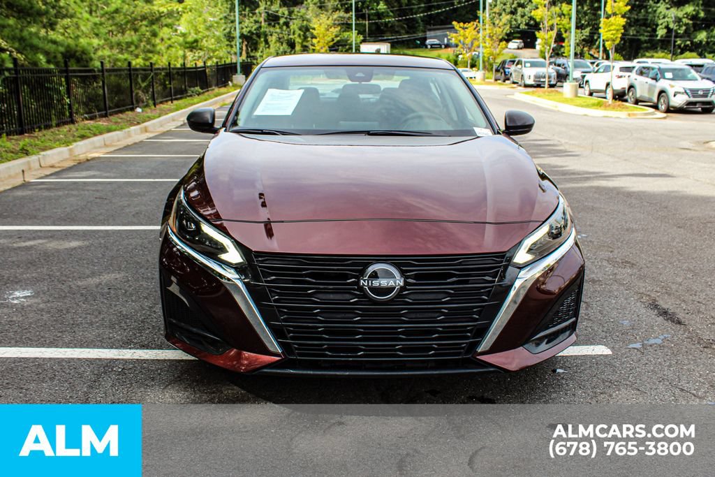 Used 2025 Nissan Altima 2.5 SV FWD image 9