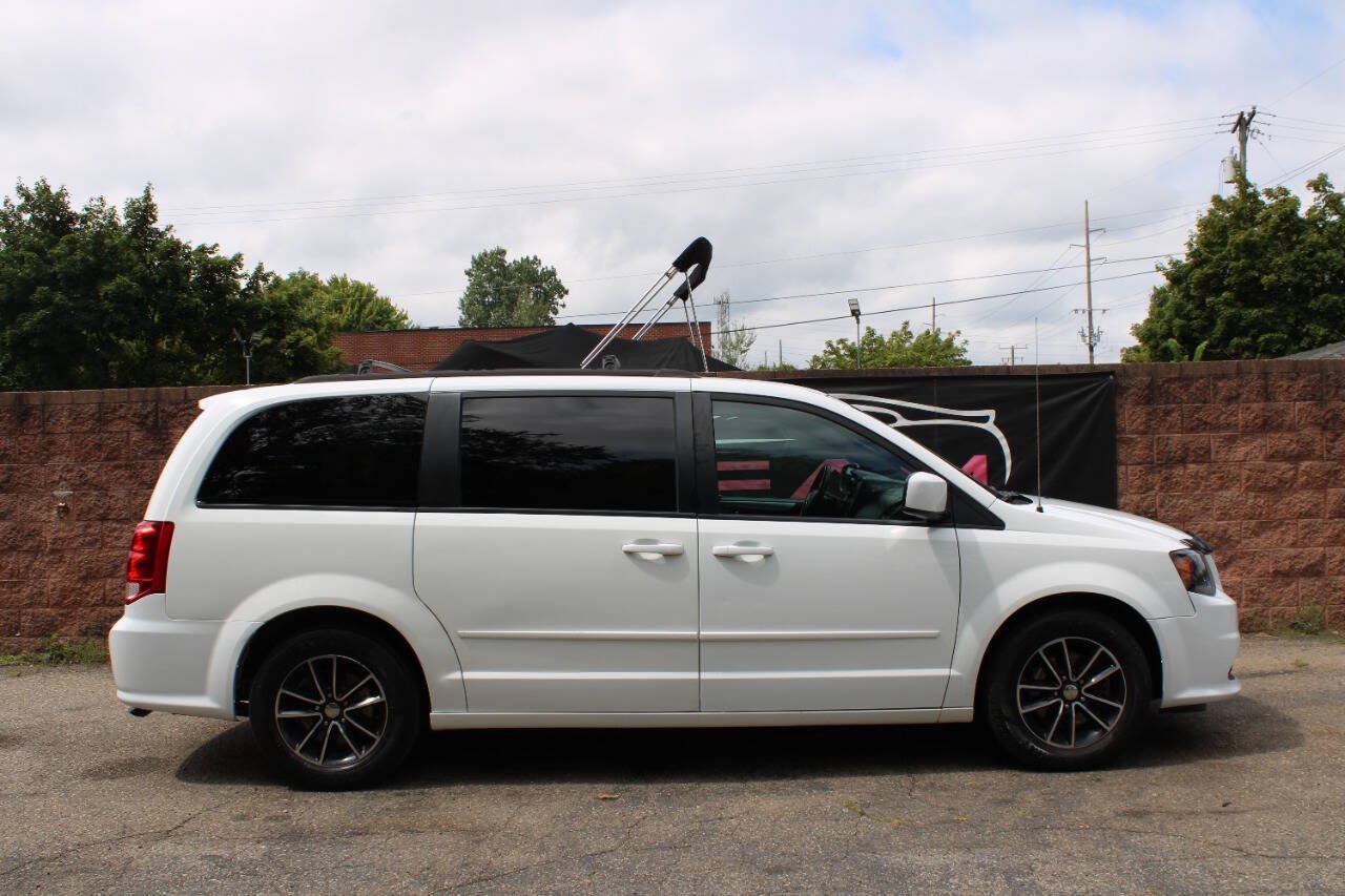 Used 2017 Dodge Grand Caravan GT FWD image 5