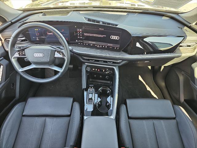 Used 2025 Audi Q5 Premium Plus w/ Premium Plus AWD/4WD image 4