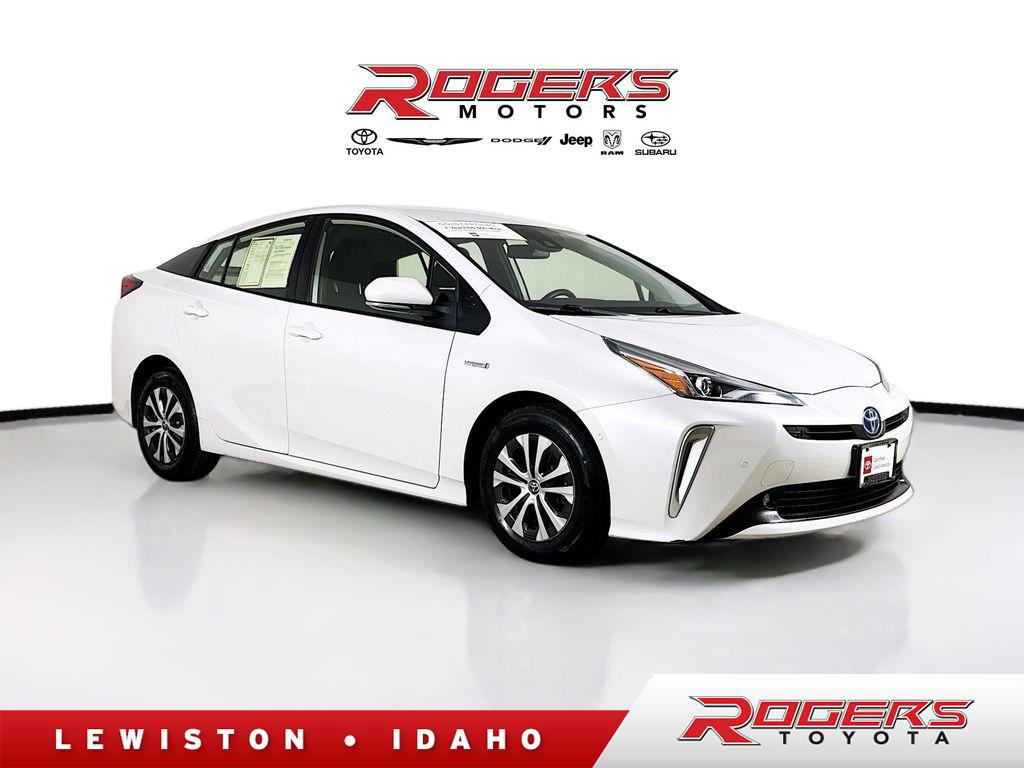 Certified 2022 Toyota Prius LE image 1