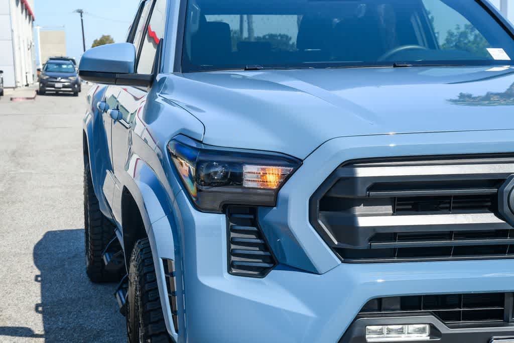 Used 2026 Toyota Tacoma SR5 AWD/4WD image 4