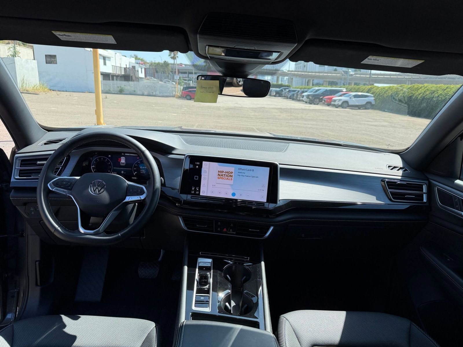 Used 2025 Volkswagen Atlas Cross Sport SE image 33