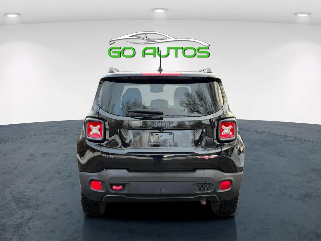 Used 2015 Jeep Renegade Trailhawk image 4