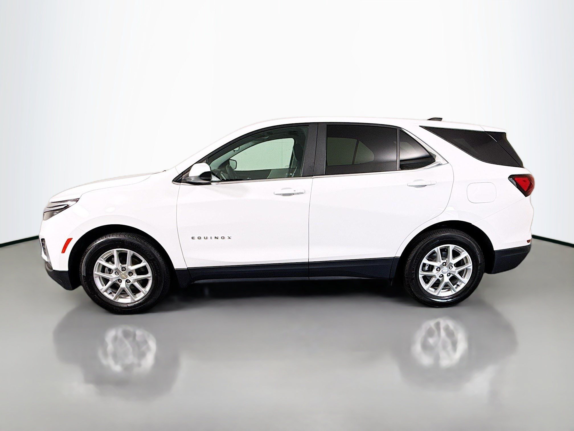 Used 2023 Chevrolet Equinox LT FWD image 6