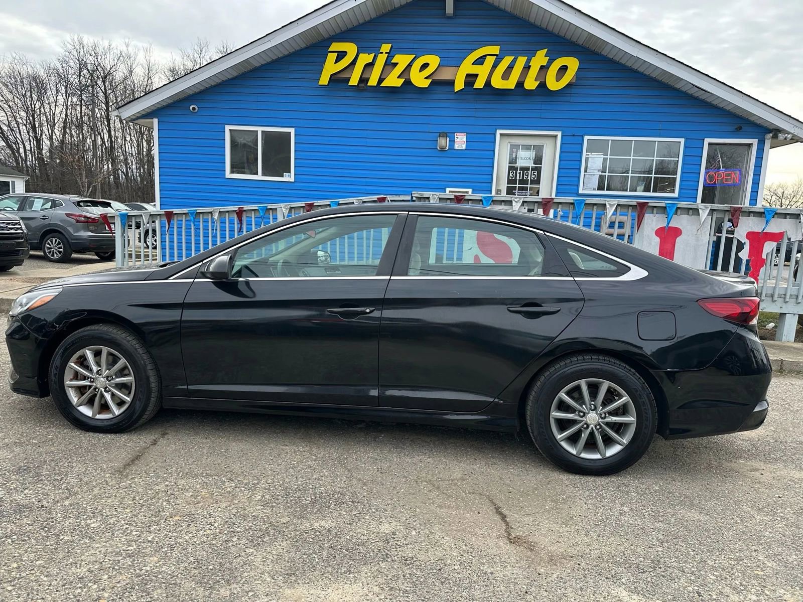 Used 2018 Hyundai Sonata SE w/ Cargo Package image 3