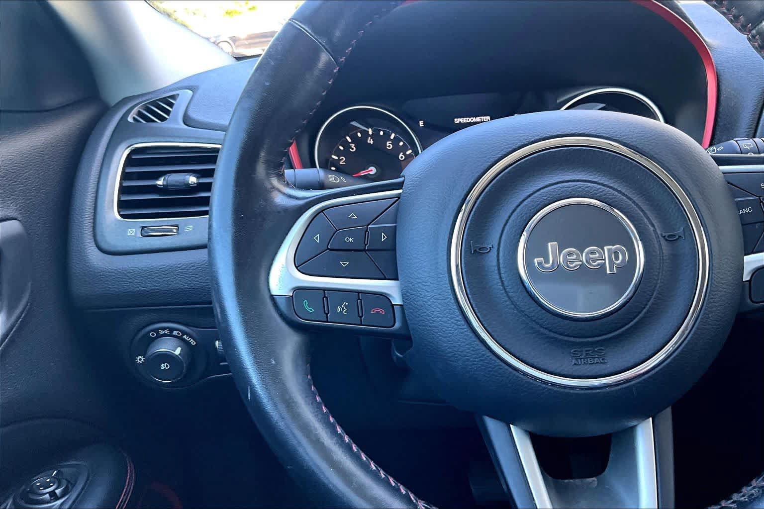 Used 2019 Jeep Compass Trailhawk w/ Leather Interior Group AWD/4WD image 21