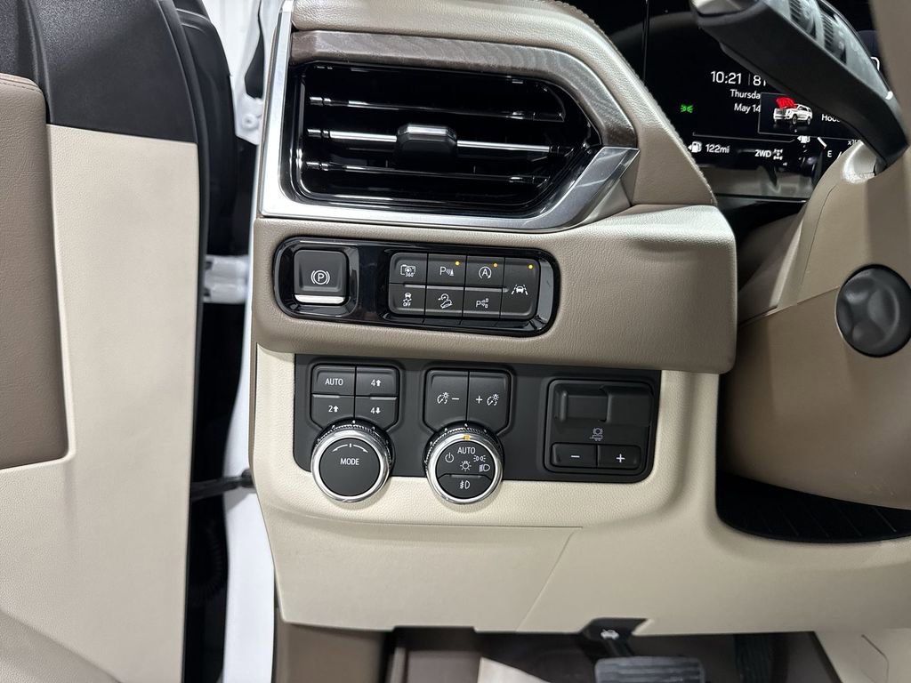 New 2026 GMC Yukon XL Denali w/ Denali Reserve Package AWD/4WD image 18
