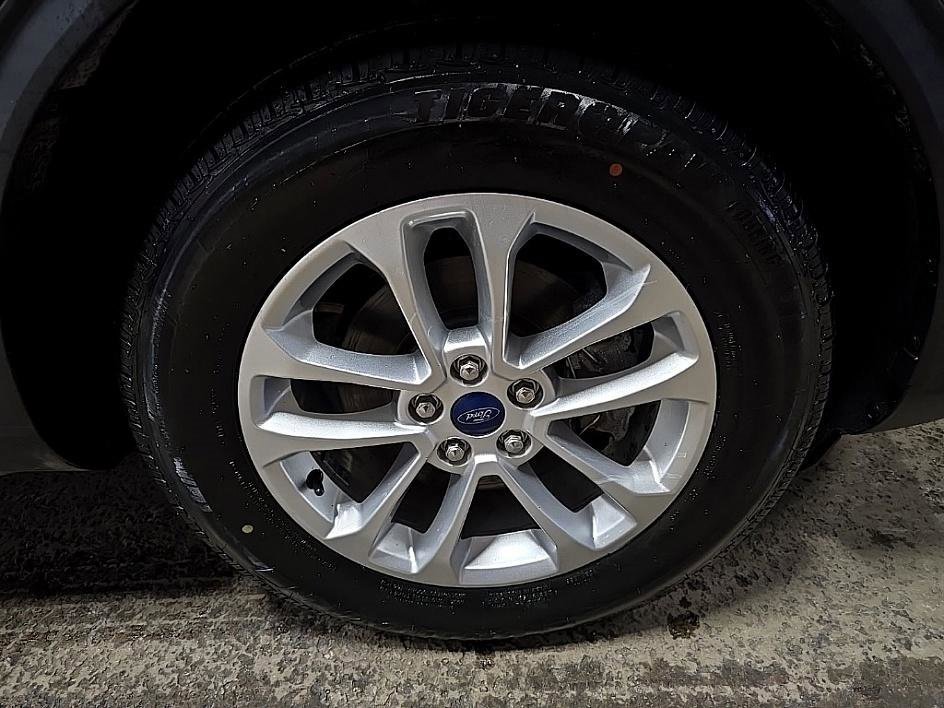 Used 2020 Ford Escape SE image 37