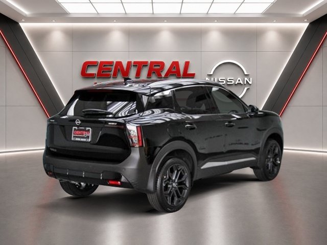 New 2027 Nissan Kicks SR w/ SR Premium Package FWD image 4