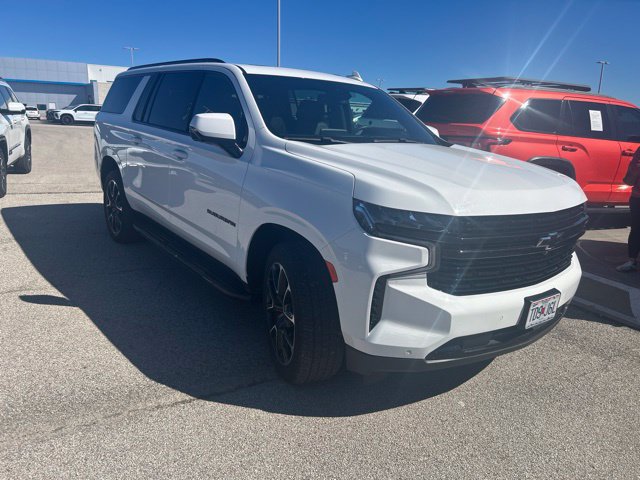 Used 2023 Chevrolet Suburban RST w/ Luxury Package AWD/4WD image 2