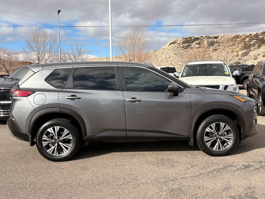 Used 2022 Nissan Rogue SV image 6