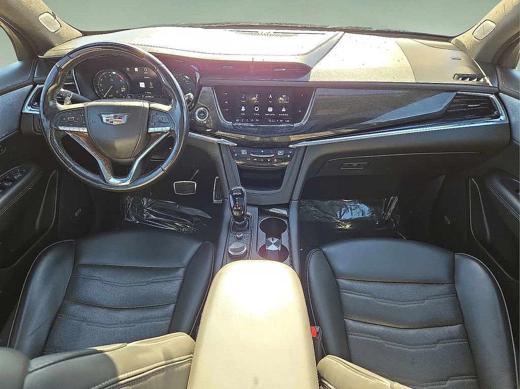 Used 2024 Cadillac XT6 Sport w/ Platinum Package image 17