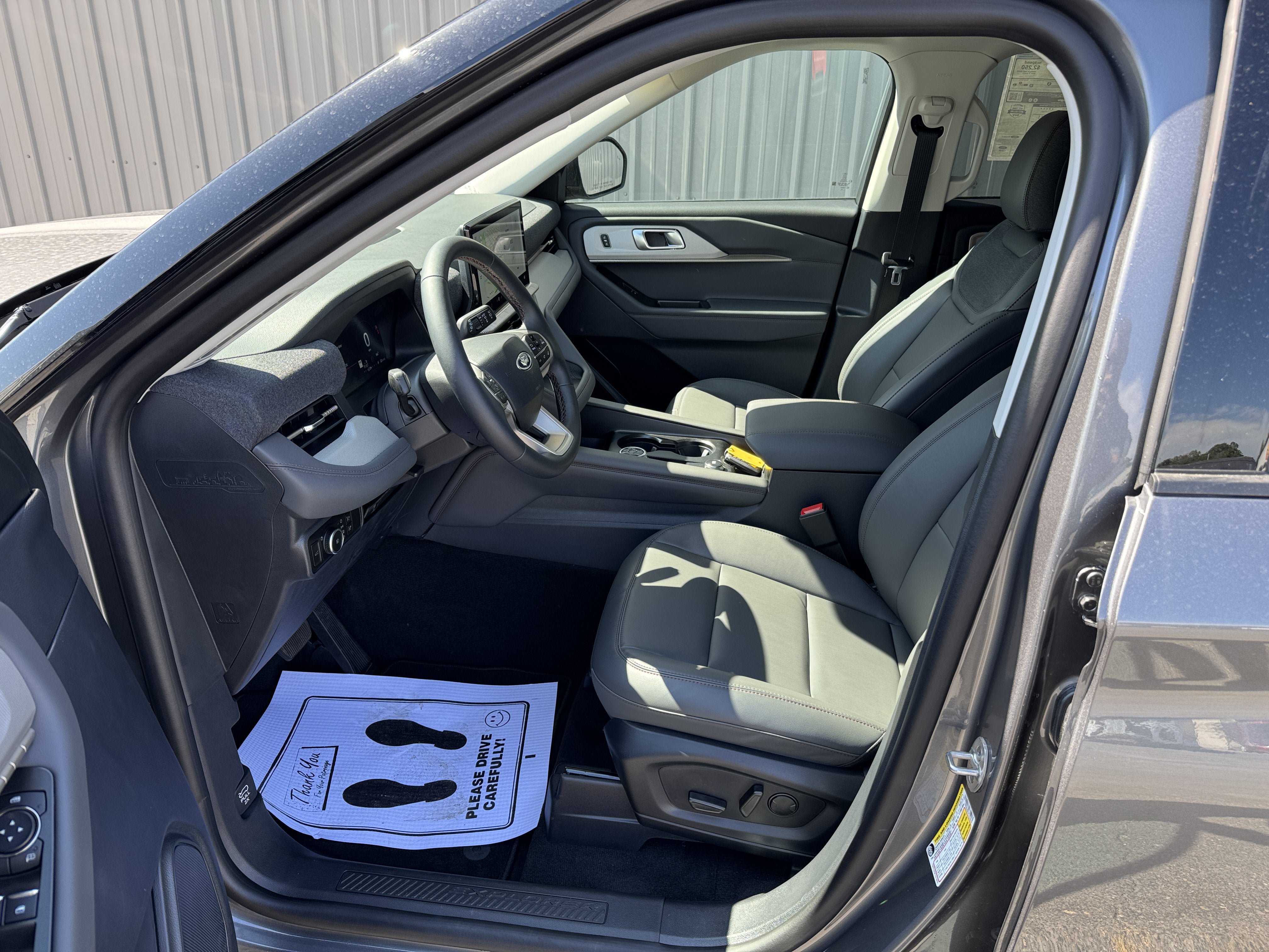 New 2026 Ford Explorer Active w/ Active Comfort Package AWD/4WD image 9