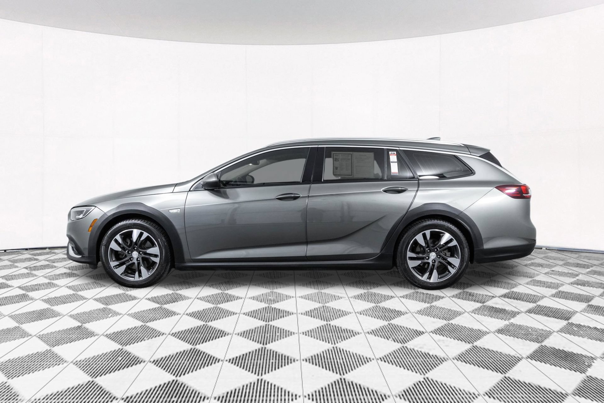 Used 2019 Buick Regal Essence w/ Driver Confidence Package I AWD/4WD image 13