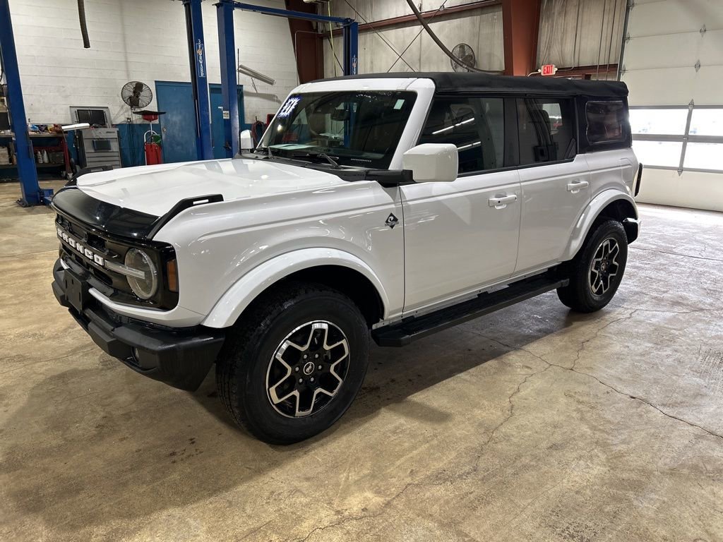 Used 2021 Ford Bronco Outer Banks image 1