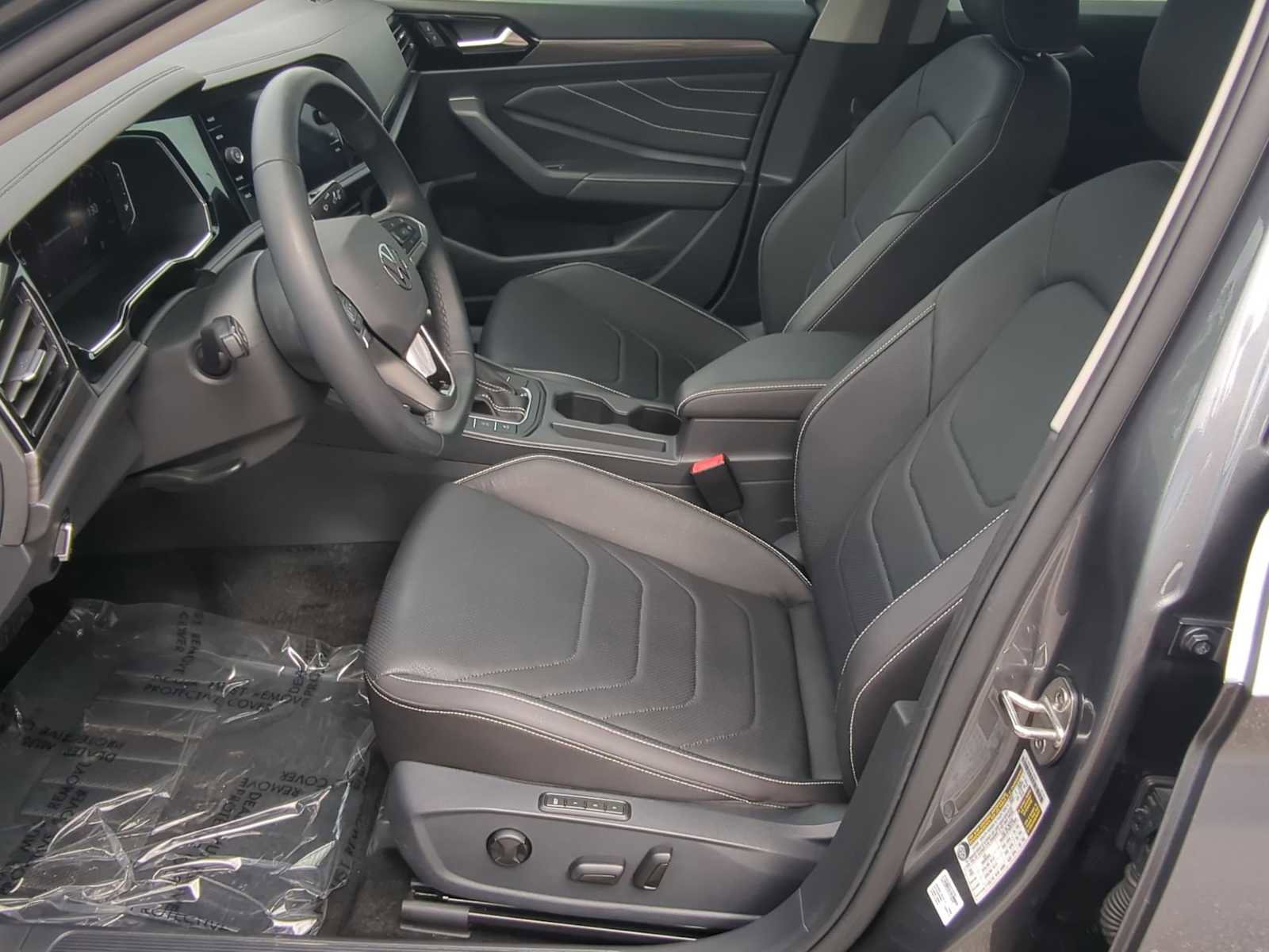 Used 2024 Volkswagen Jetta SEL image 17