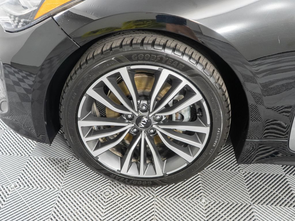 Used 2018 Kia Stinger Premium RWD image 25