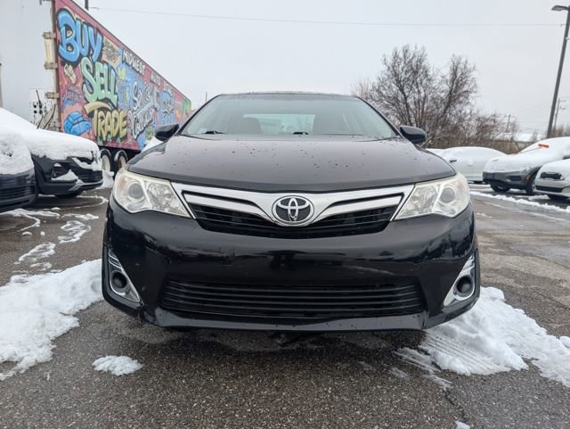 Used 2014 Toyota Camry XLE w/ Leather Package image 2