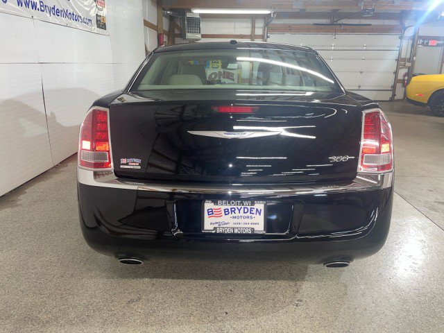 Used 2013 Chrysler 300 w/ Driver Convenience Group image 4