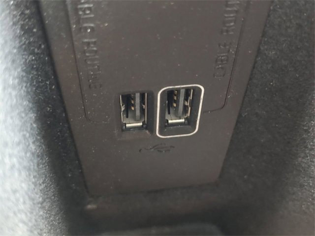 Used 2021 Volvo XC60 T5 Momentum image 23