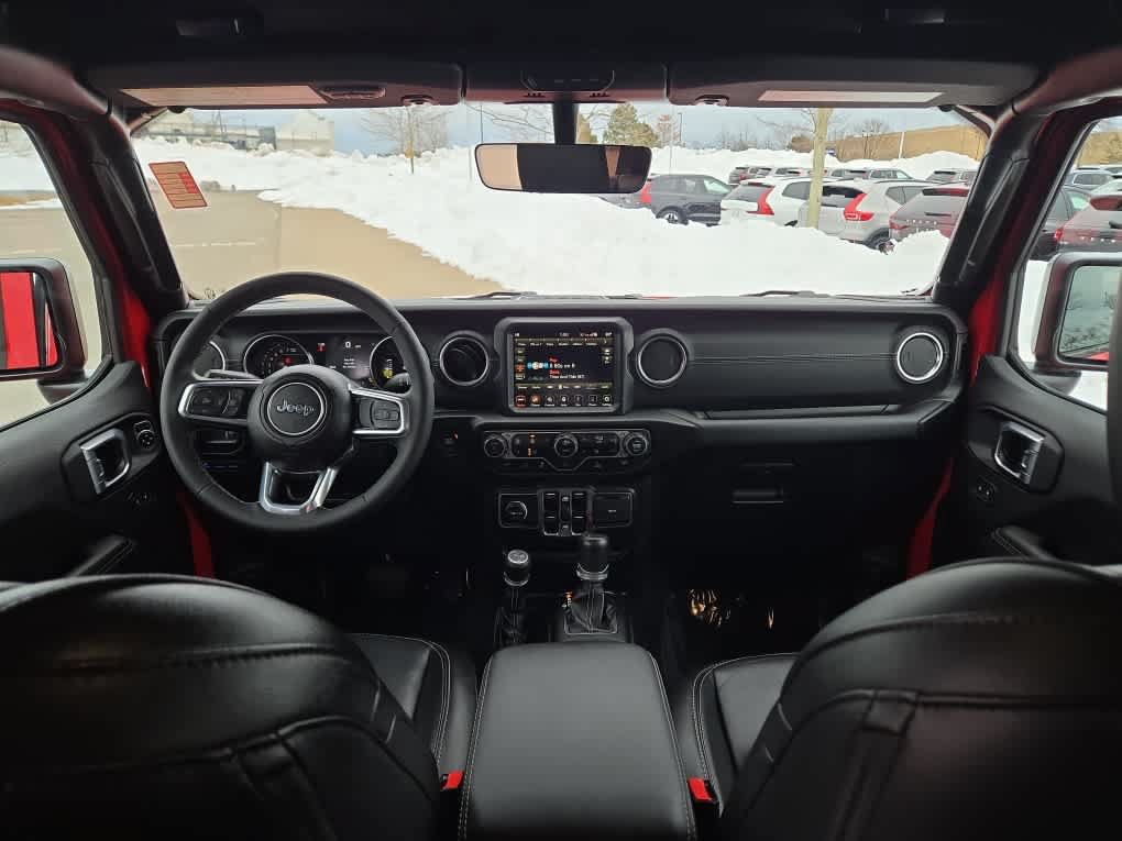 Used 2023 Jeep Wrangler Unlimited Sahara w/ Cold Weather Group AWD/4WD image 10