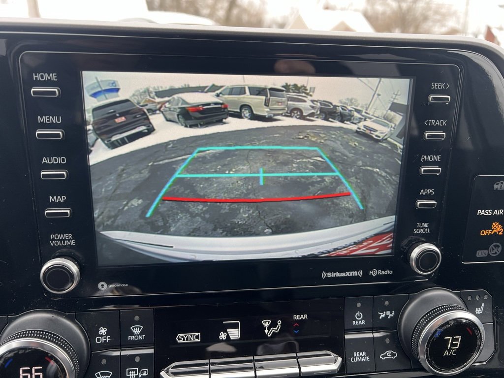 Used 2022 Toyota Highlander XLE image 37