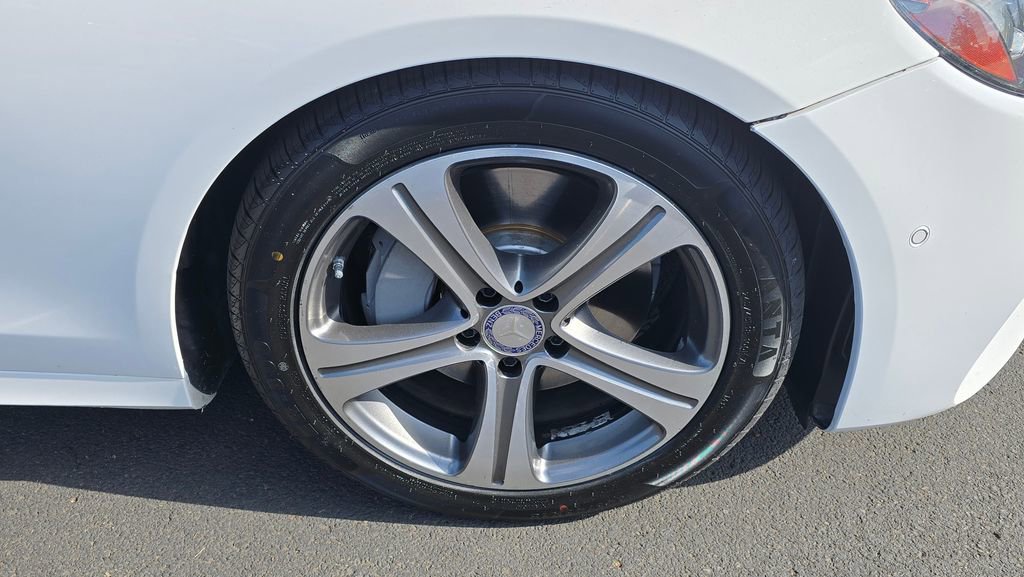 Used 2017 Mercedes-Benz E 300 4MATIC image 46