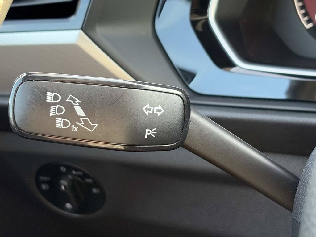 Used 2019 Volkswagen Jetta R-Line FWD image 31