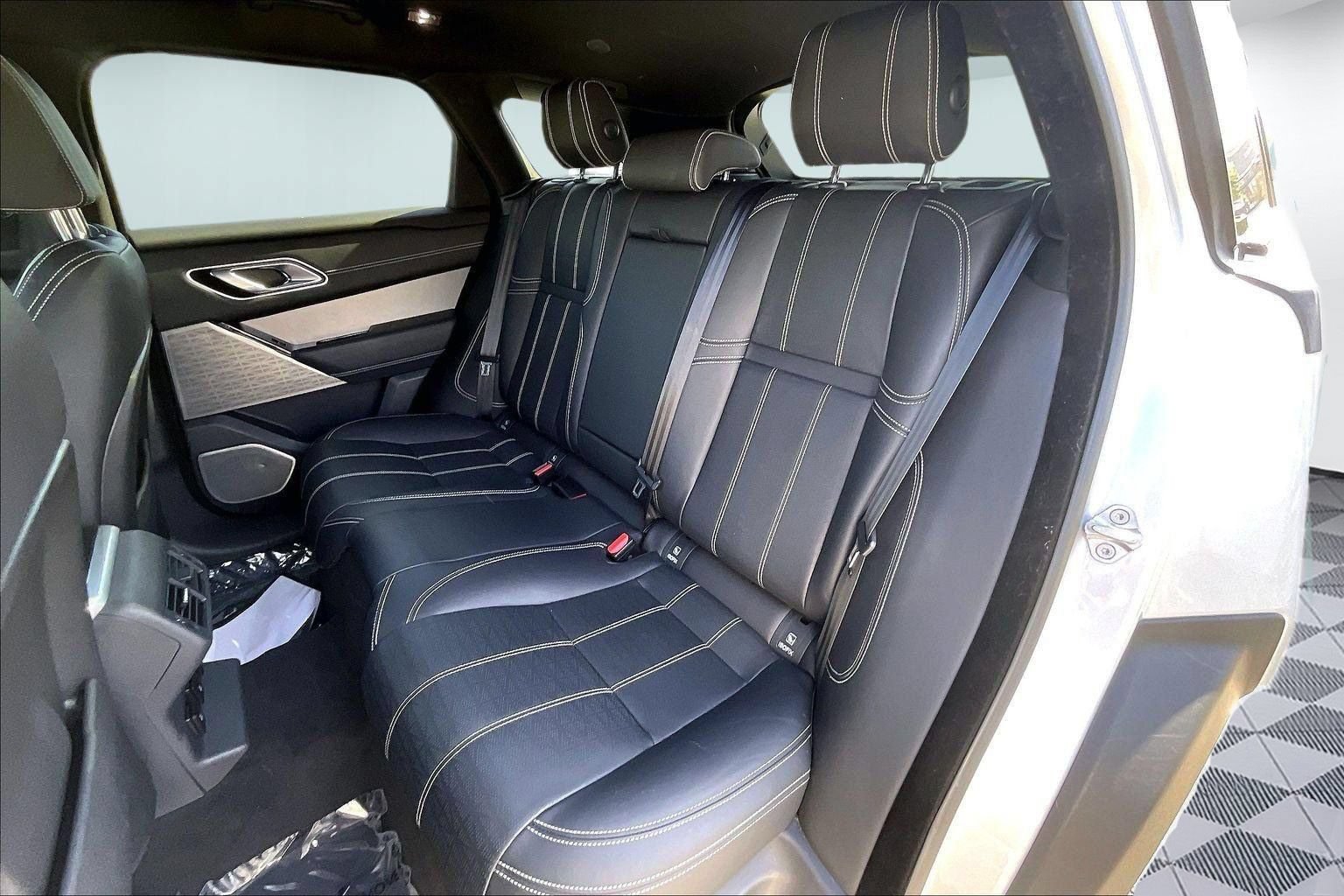 Used 2021 Land Rover Range Rover Velar R-Dynamic HSE AWD/4WD image 19
