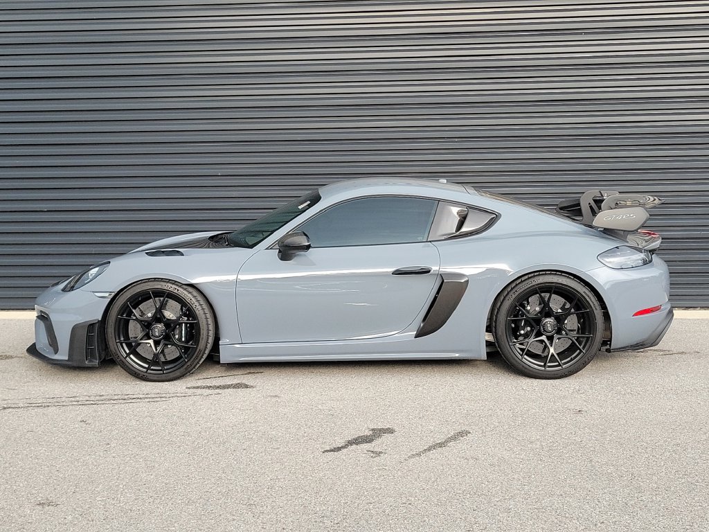 Certified 2024 Porsche 718 Cayman GT4 RS RWD image 2