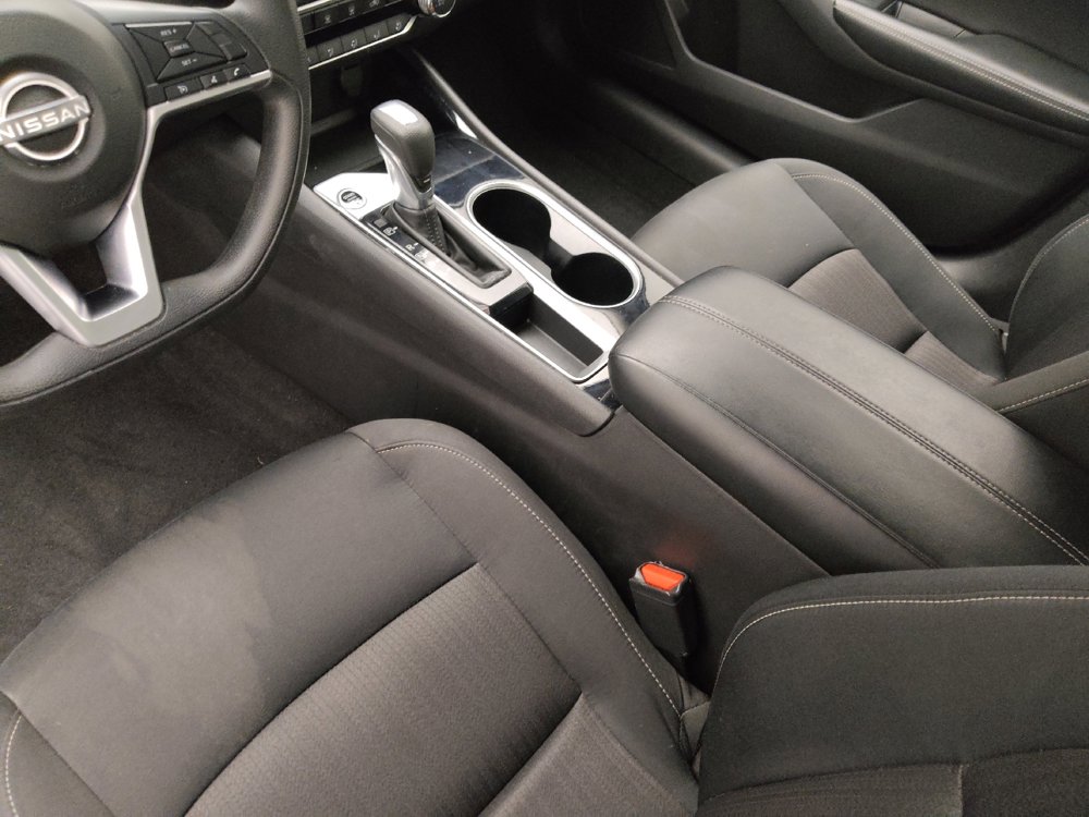 Used 2024 Nissan Altima 2.5 SV image 26