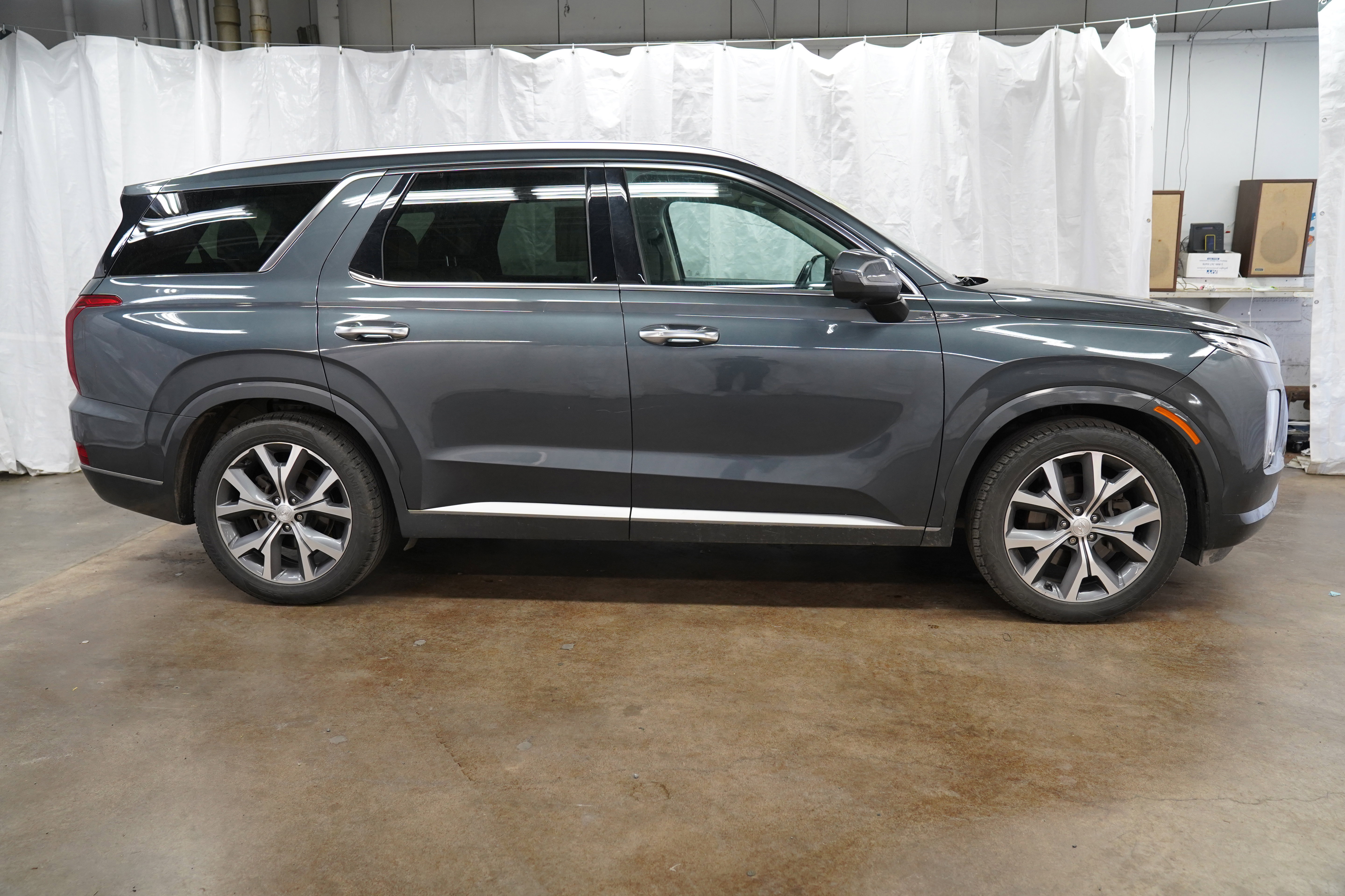 Used 2022 Hyundai Palisade Limited AWD/4WD image 2