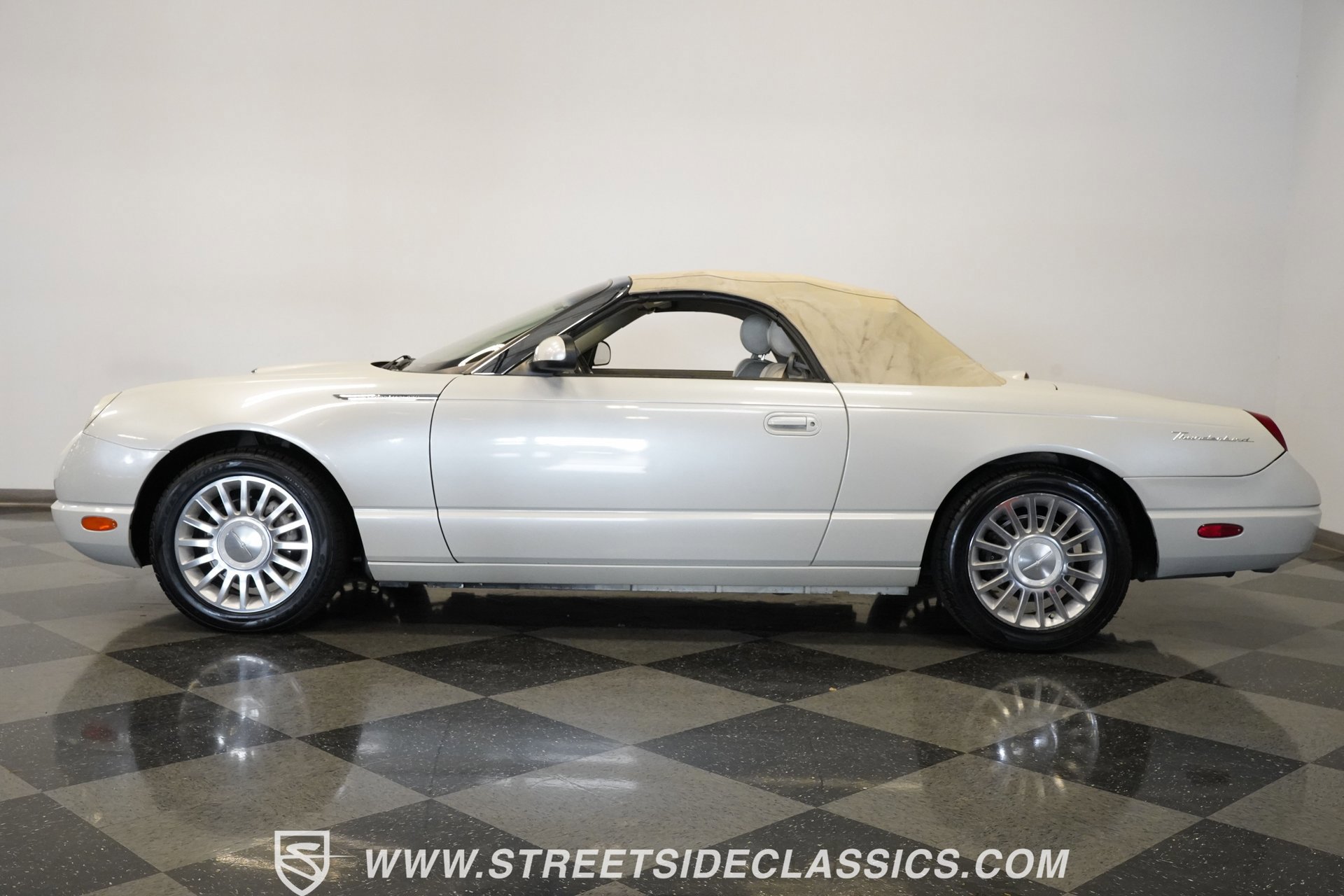Used 2005 Ford Thunderbird 50th Anniversary image 11