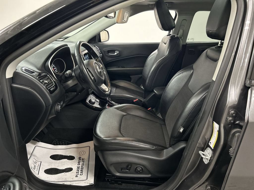 Used 2021 Jeep Compass Latitude w/ Sun and Sound Group AWD/4WD image 9