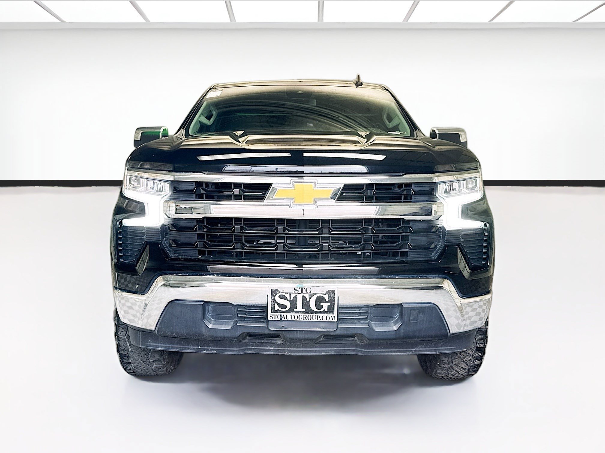 Used 2022 Chevrolet Silverado 1500 LT w/ Protection Package RWD image 2