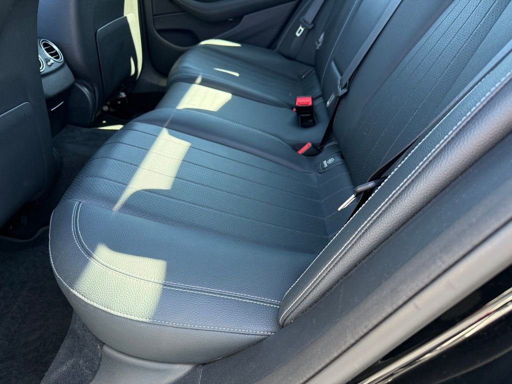 Used 2020 Mercedes-Benz E 350 Sedan image 30