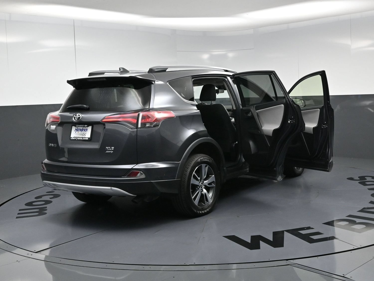 Used 2018 Toyota RAV4 XLE AWD/4WD image 23