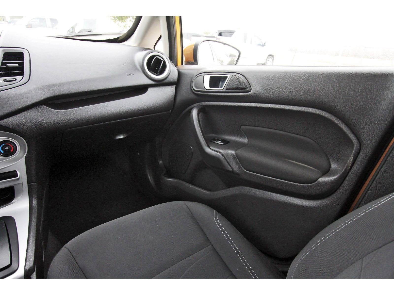 Used 2016 Ford Fiesta SE image 13