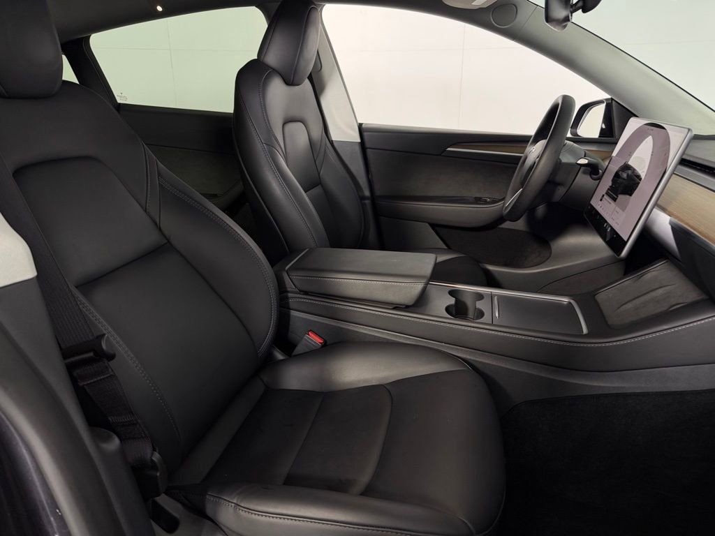 Used 2024 Tesla Model Y Long Range image 32